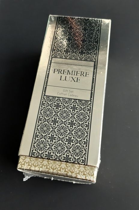 Zestaw Avon Perfumy 100 ml perfumetka tusz do rzęs Premiere Luxe Nowy