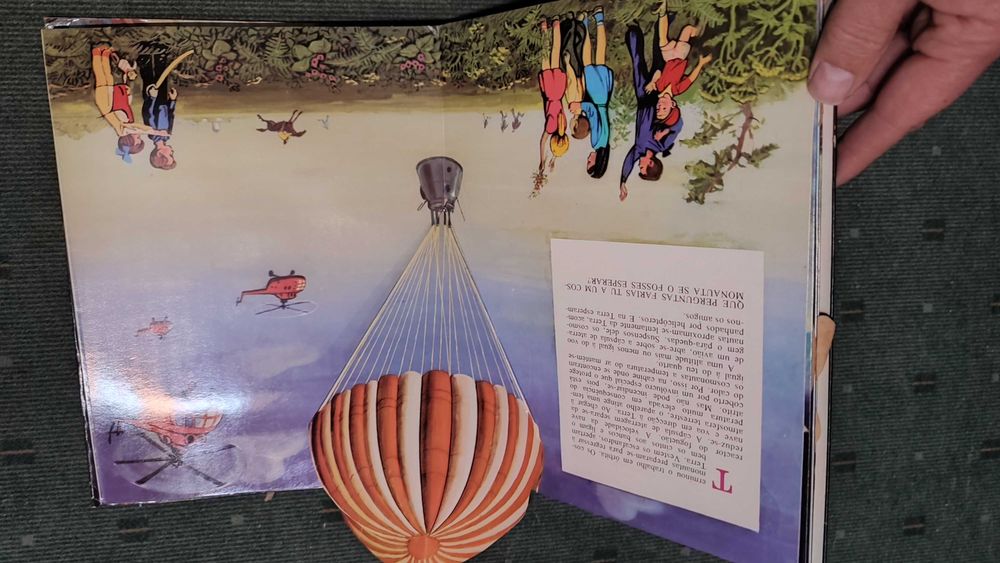 Livro Infantil Rumo ao Cosmos - V. Sevastianov - Editado na URSS