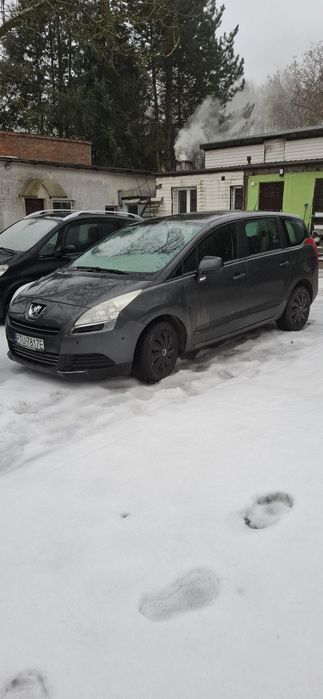 Peugeot 5008  2012