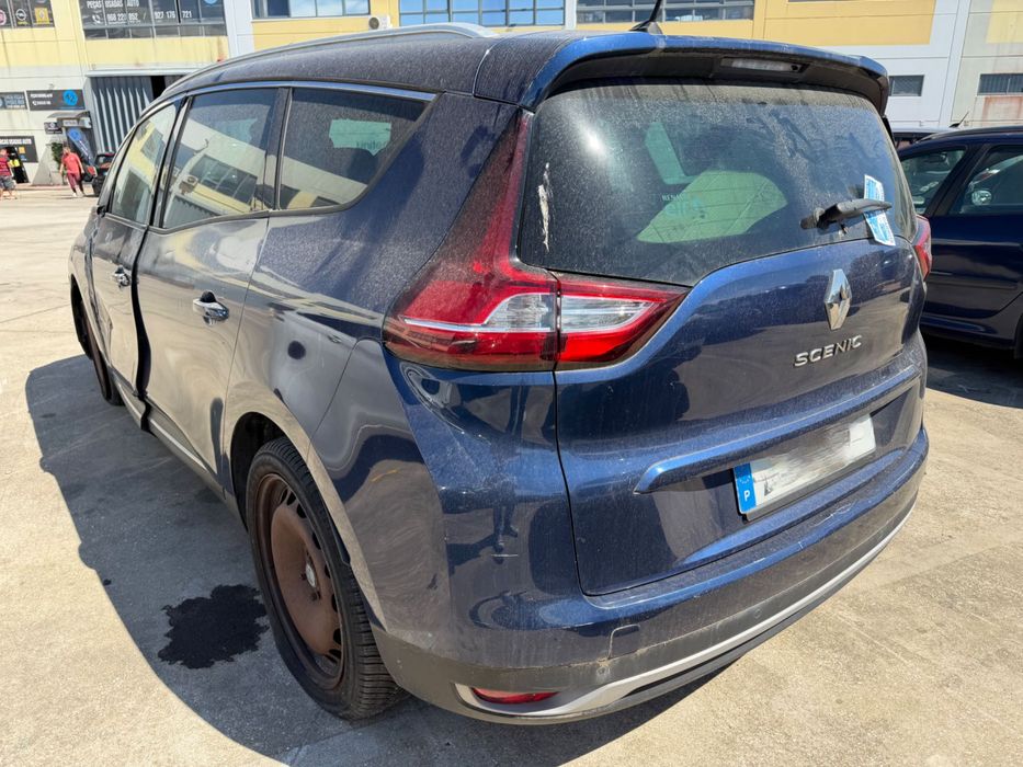 Renault Scenic de 2018 para peças