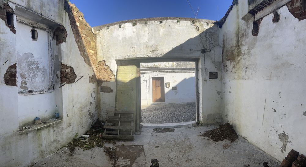 Ruina em Montemor o Novo com desenho aprovado!