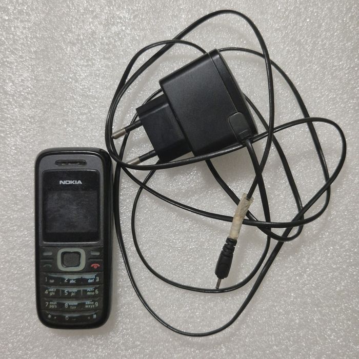 Телефон Nokia 1208/ мобильный телефон/ Nokia 1208/ кнопочный телефон
