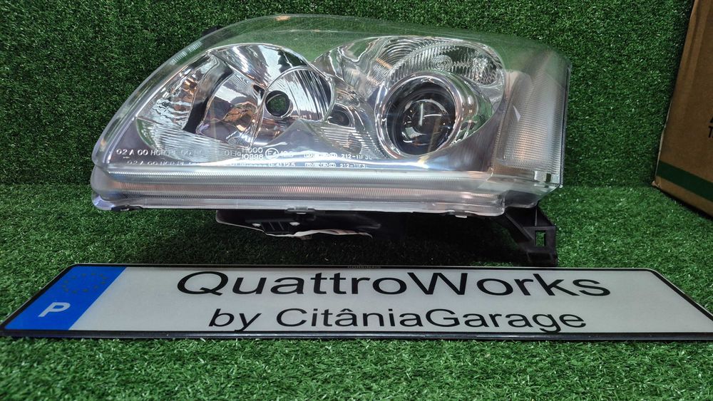 Otica Farol Esquerdo Toyota Avensis T25 2003 a 2006 Ref. 212-11F3L-LD-EM NOVO