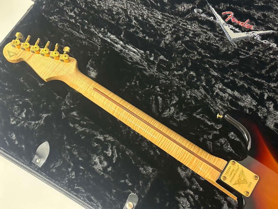 Fender Custom Shop Masterbuilt Yuri Shishkov "Ukrainian Stratocaster - 1 of 10" (2007р., mint, 10500$)