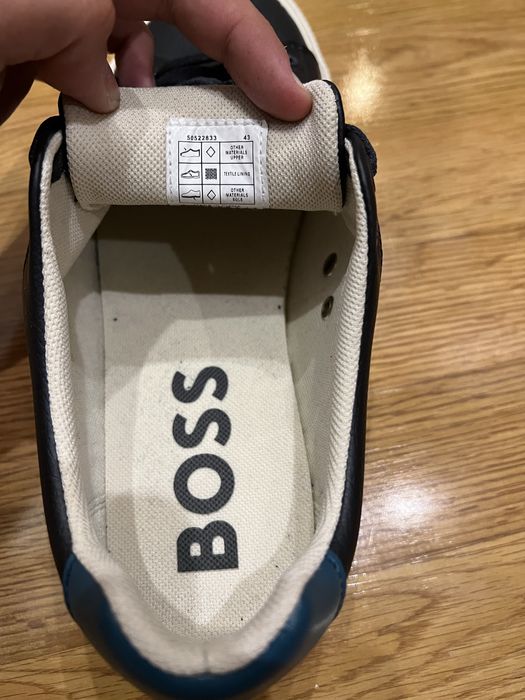 Взуття від бренду Boss