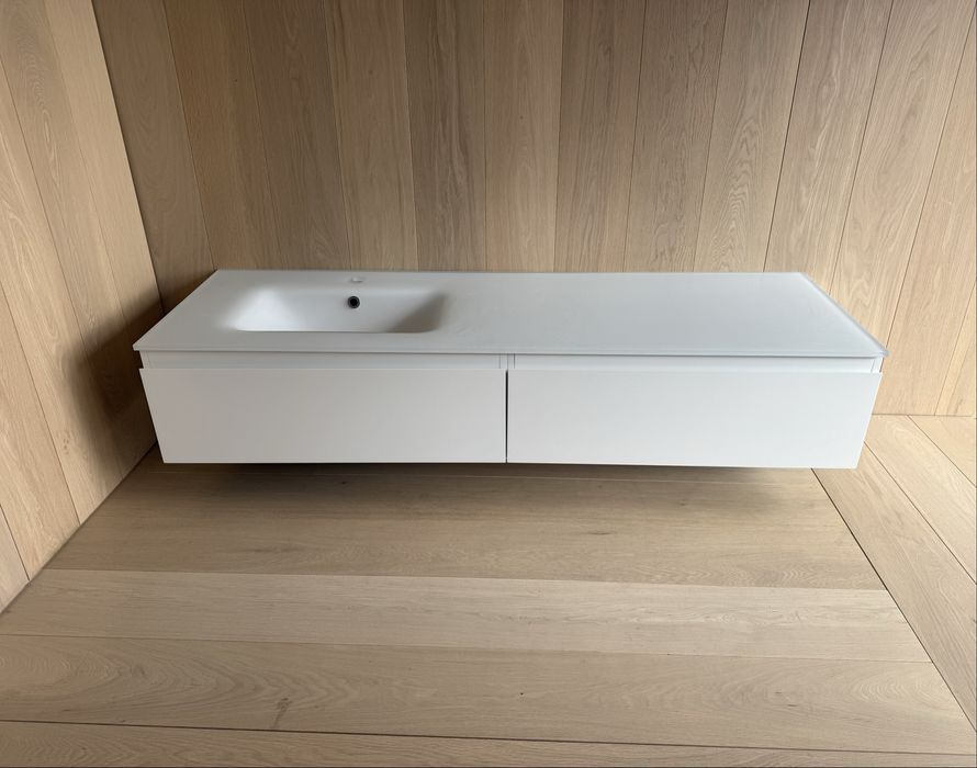Szafka łazienkowa SaniJura z umywalką szklaną – 160 cm