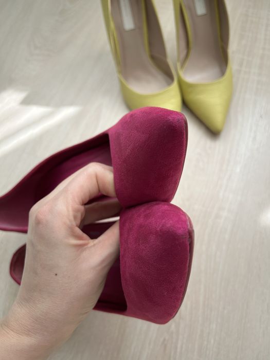 Туфлі на підборах