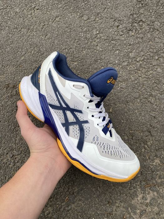 Волейбольні кросівки Asics sky elite ff