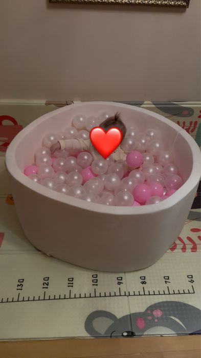 Продам сухий басейн з кульками, 200 шт кульок