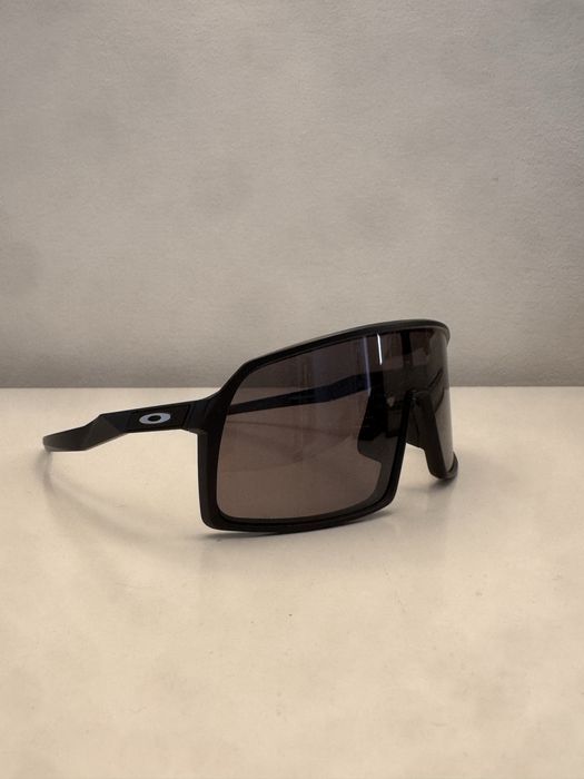 Oakley Sutro Black