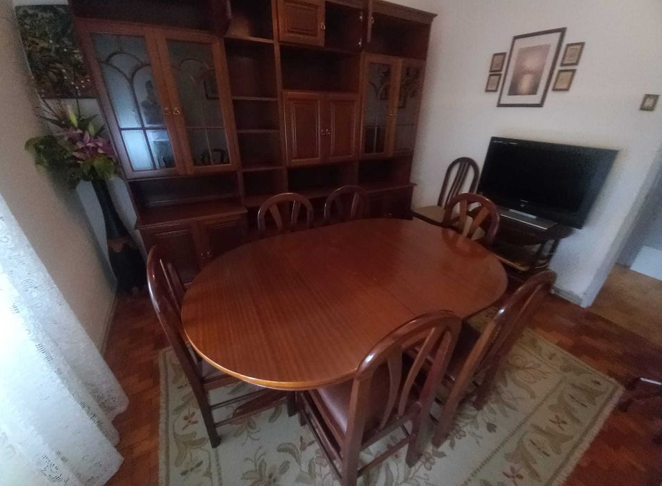 Movel de sala, mesa e cadeiras