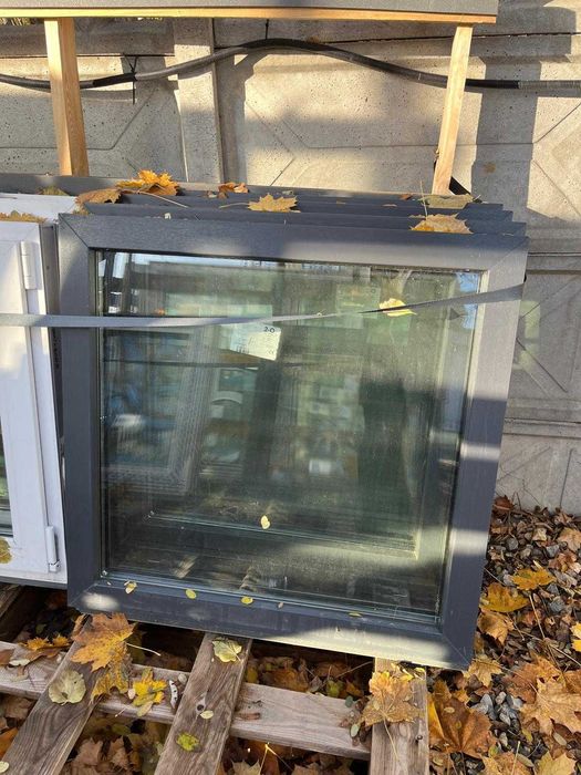 Okno PCV antracytowe zew. 86x83 cm - nowe z magazynu