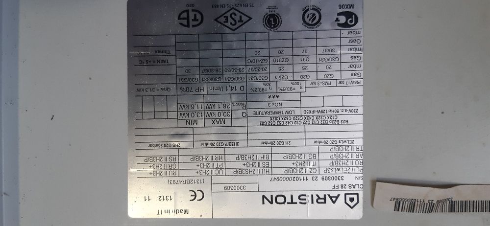 Газовий котел Ariston Clas 28 FF Розборка