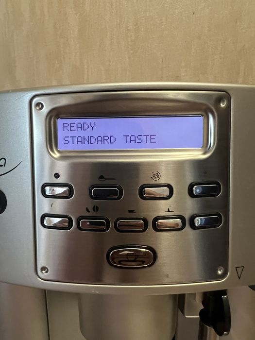 Кавоварка DeLonghi Privileg Esperienza AutoCappuccino(Magnifica ESAM 3500)