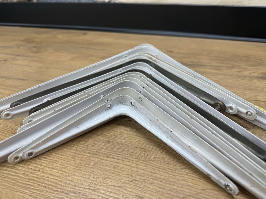 Zestaw uchwytów do montażu połek