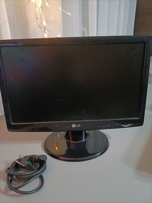 LG monitor sprawny 100%