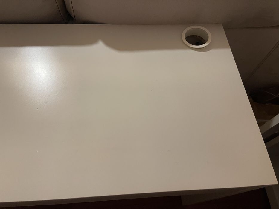 Secretaria IKEA MICKE 142x50