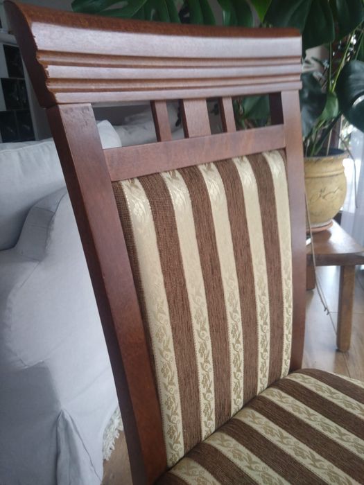 Krzeseła do jadalni (drewno + tapicerka) – OKAZJA!