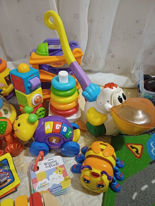 Розвиваючі інтерактивні іграшки для малюків