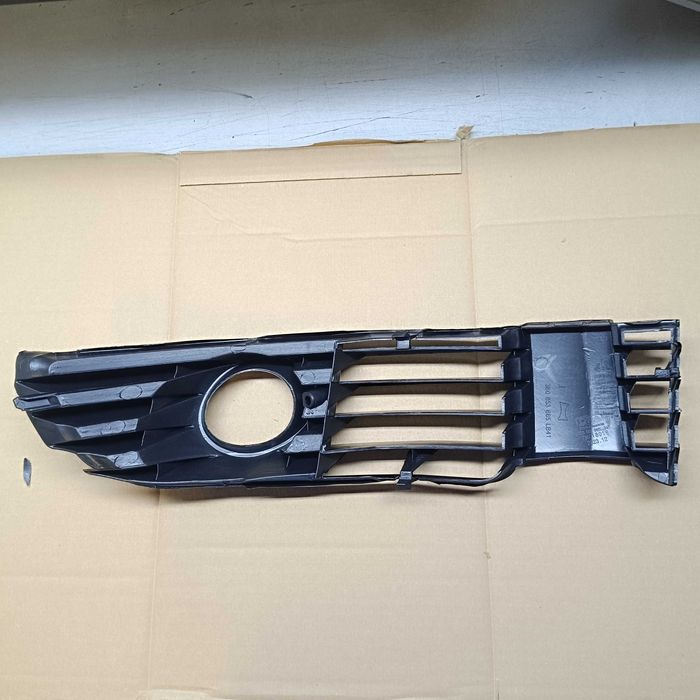Ramka lampy p/mgielnej przednia lewa VW Passat B5 Facelifting 2000-2005 DPA 3B0853665L