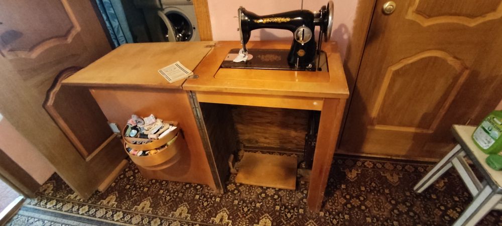 Швейна машина ручна антикваріат