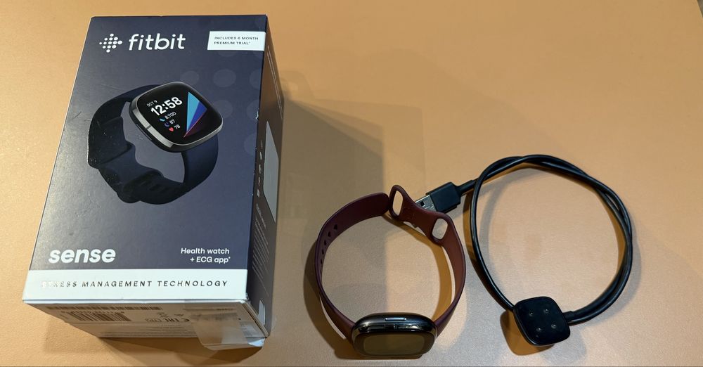 Fitbit sense czarny (carbon/graphite stainless steel) + gratis