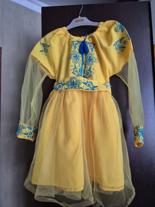 Продам сукні для дівчинки 116