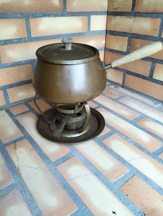 Antiga panela de fondue