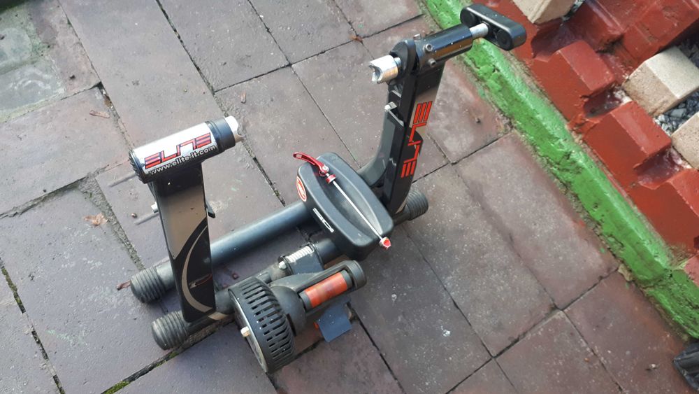 Trenażer rolkowy Elite