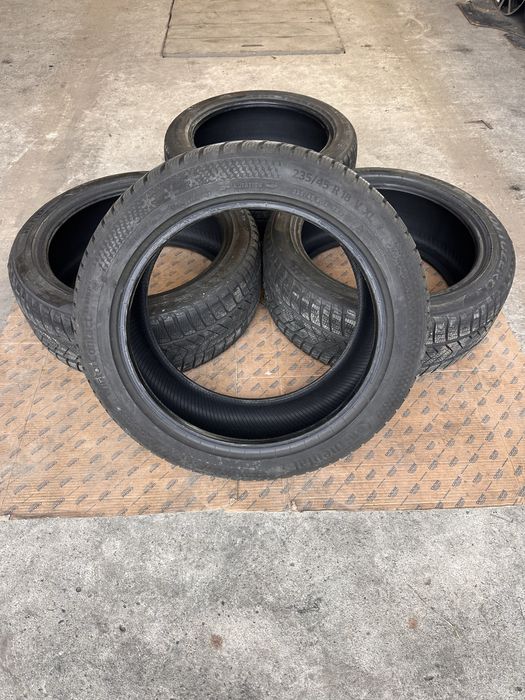 Резина зимная.   Continental.   235.45.18    Romania
