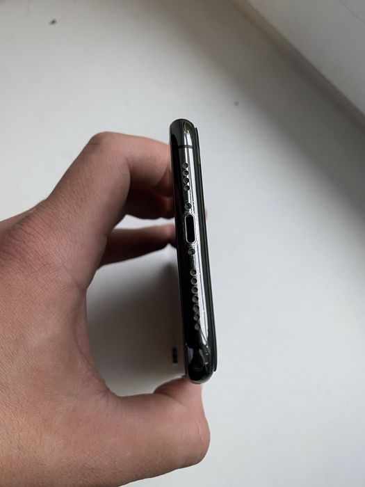 Продам iPhone Xs Max