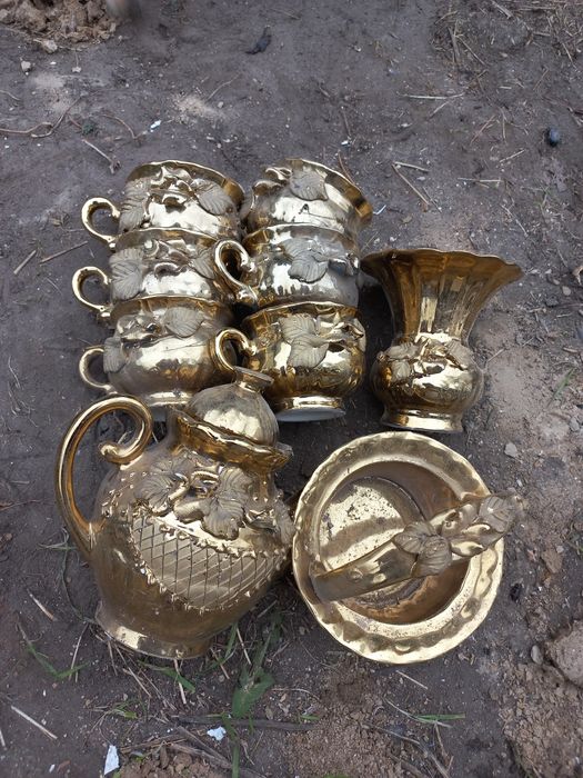 Продам Сервиз золотой