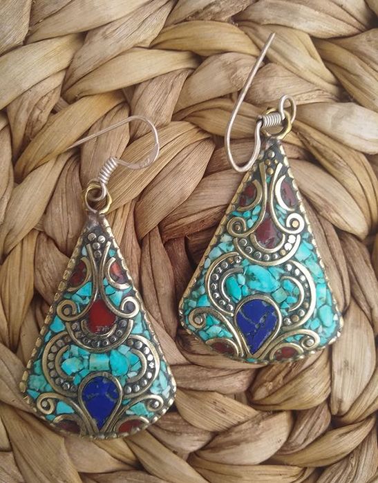 Brincos diversos étnicos e clássicos