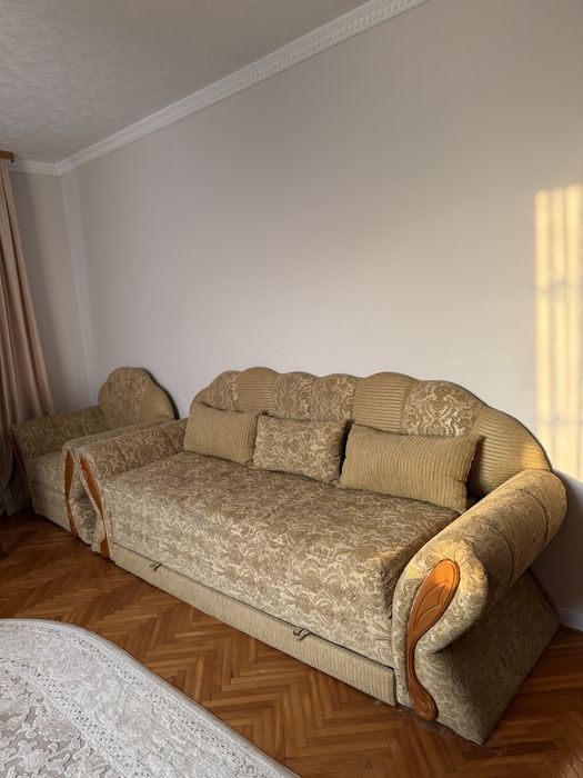 Продам диван і 2 крісла