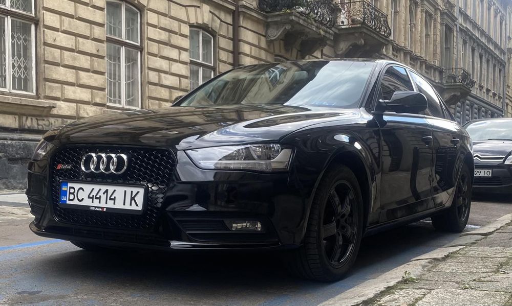 AUDI A4 B8 2013 РОКУ