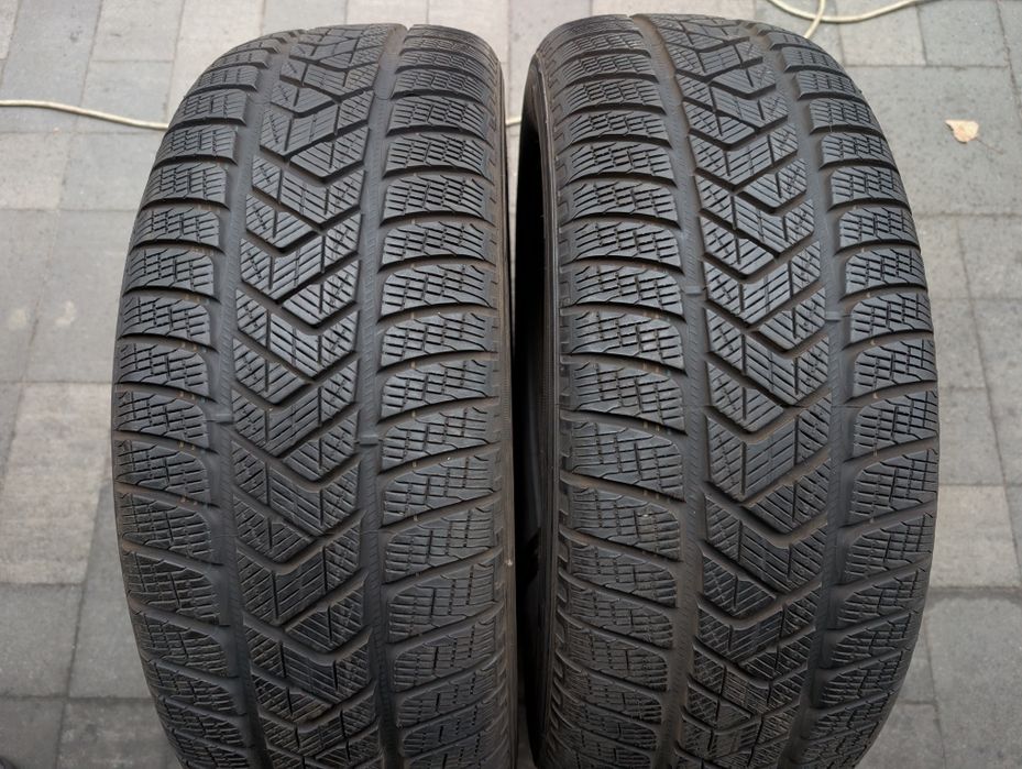 Пара зимних шин 235/65 R17 Pirelli