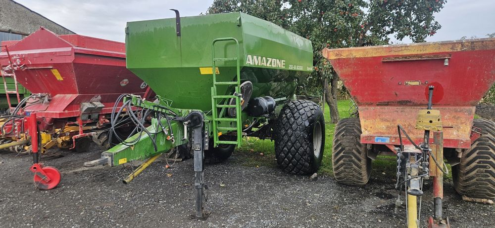 Rozsiewacz wapna Amazone ZGB 8200