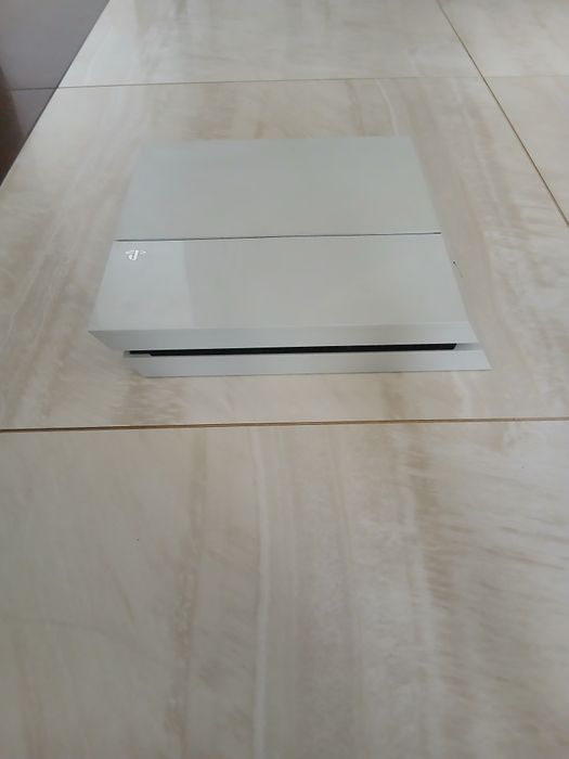 Playstation 4 White
