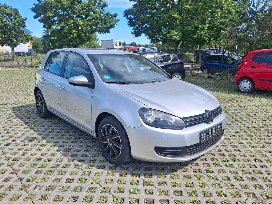 Volkswagen Golf VI 1.4 MPI 80 KM | 2009 | Oryginalny lakier | Klimatyzacja | Szyberdach