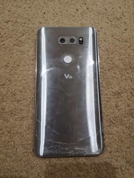Lg v30 телефон..