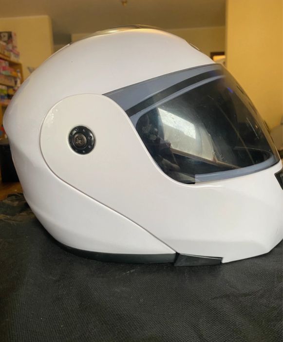 Capacete de mota branco