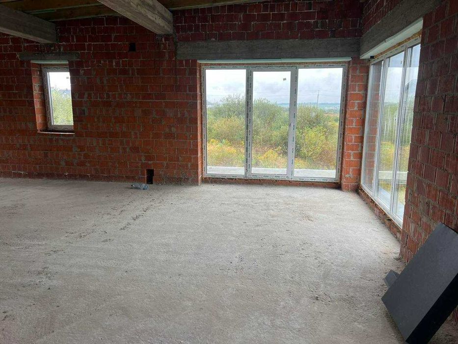 Продаж котеджу в топовій локації у м. Пустомити