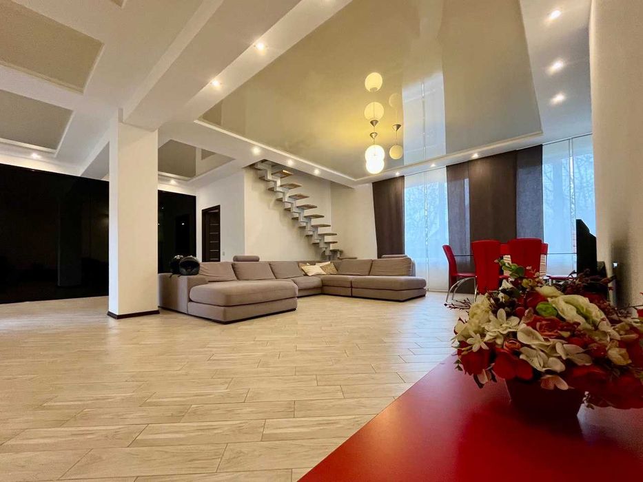 !!!Гарна пропозиція. Продаж будинку на два входи по вул.Квітневій