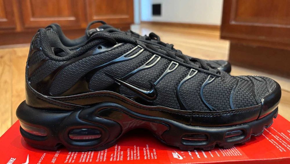 Nike Air Max Plus Tn Triple Black r.37.5