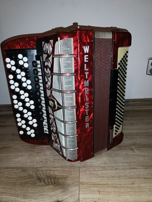 Weltmeister Grandina guzikowy 120 basów