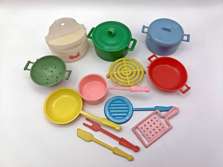Lote Acessórios  plástico vintage de cozinha para Barbie