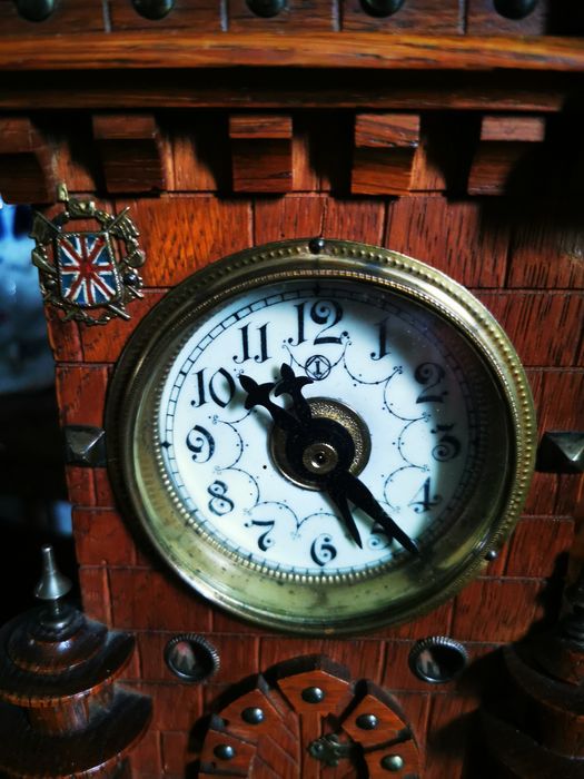 Настольные часы Замок