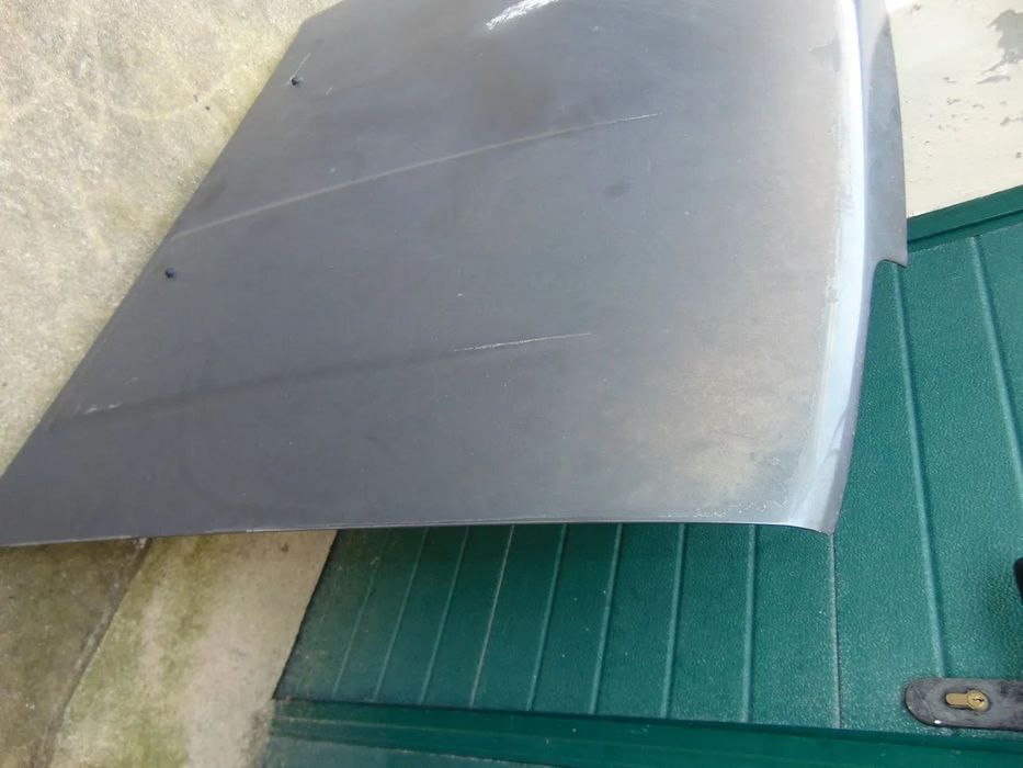 Toyota Corolla DX capot