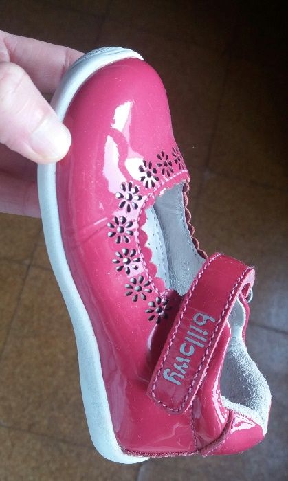 Sapatos rosa/verniz da marca Billowy, tamanho 22