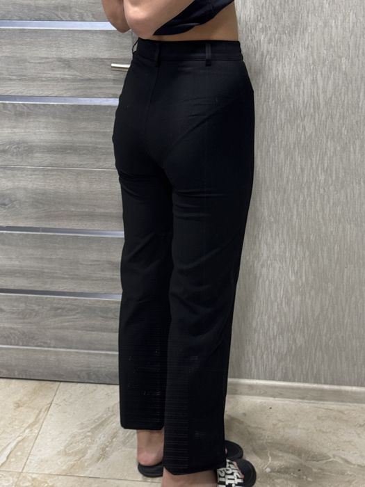 Брюки штани pull & bear чорні зі стрілками